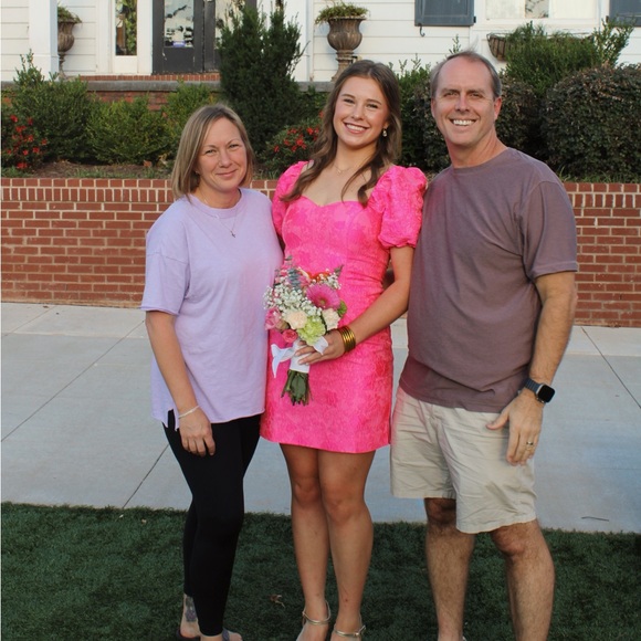 hi I’m maggie!! 🤍 - Picture 6 of 16